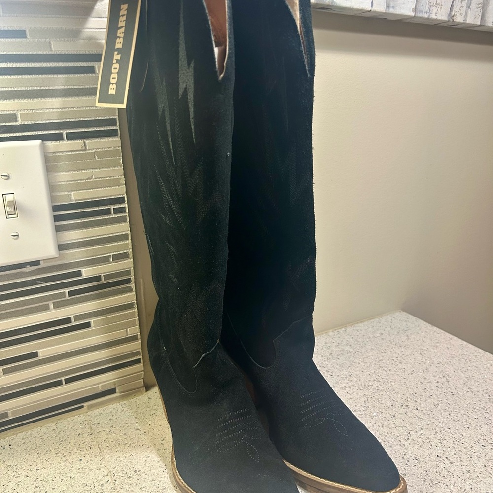 Women’s Black Dingo Boot Thunder Road Western Boots size 9 New with tags